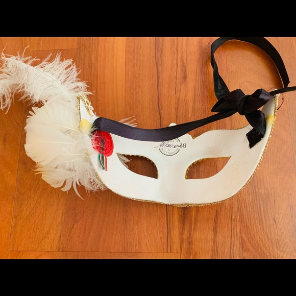 Masquerade Masks - Picture 4 of 8